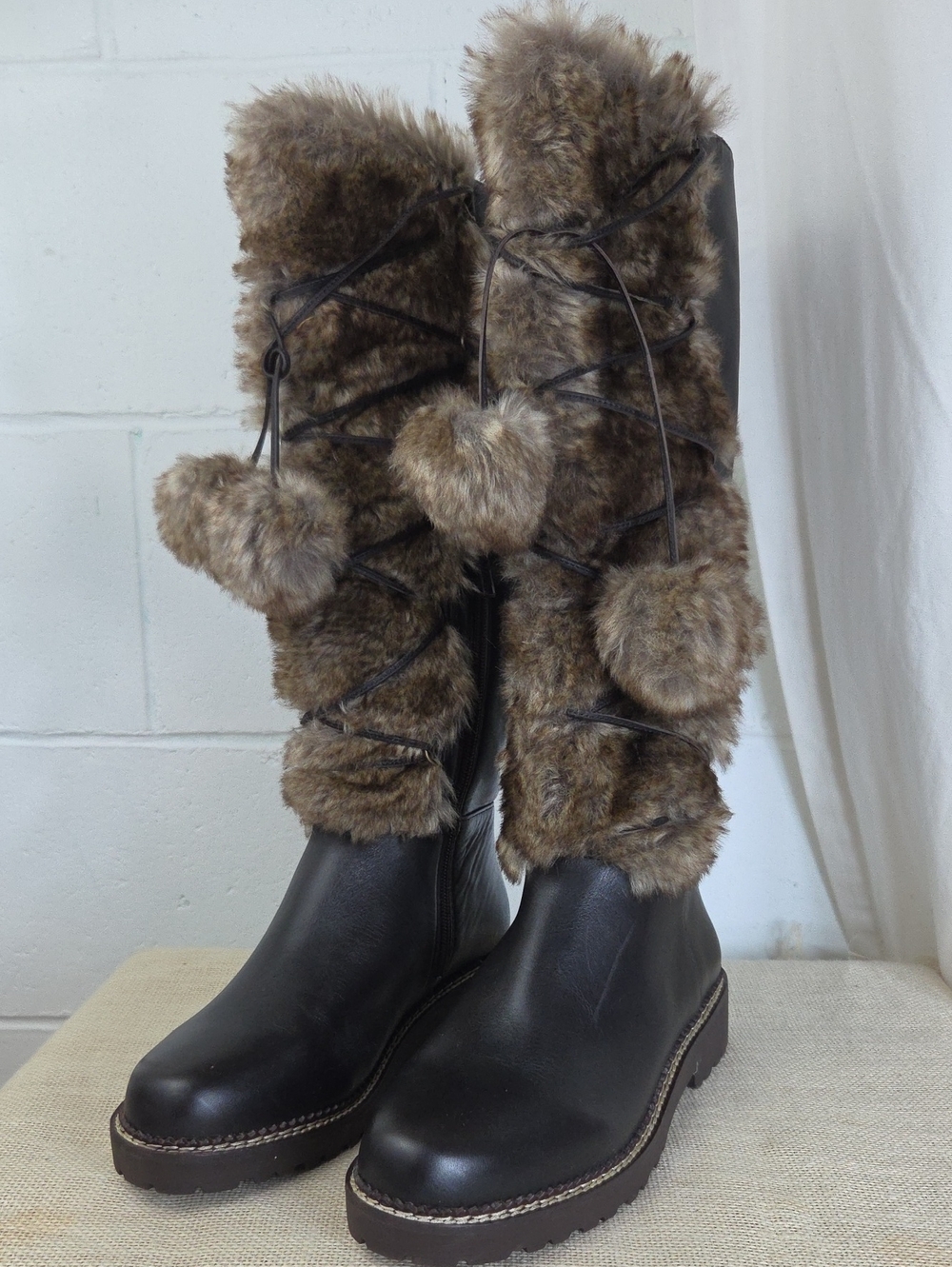 Lands End Brown Leather Tall Faux-Fur Trim Pom Pom Winter Boots Sz8.5
